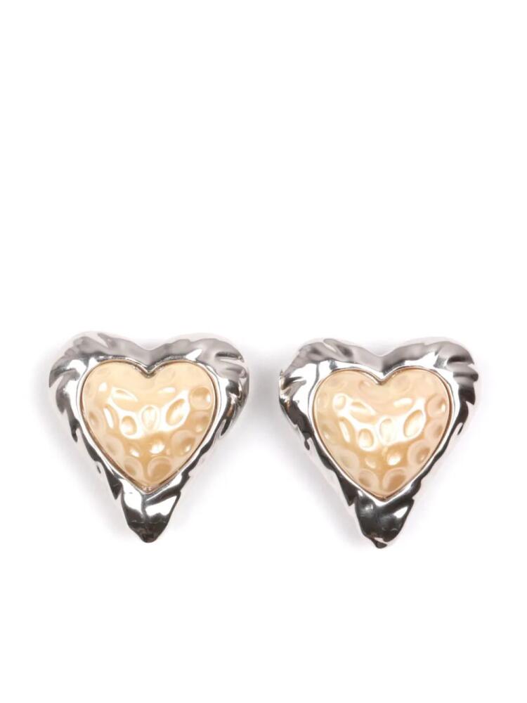 JULIETTA Heart clip-on stud earrings - Silver Cover