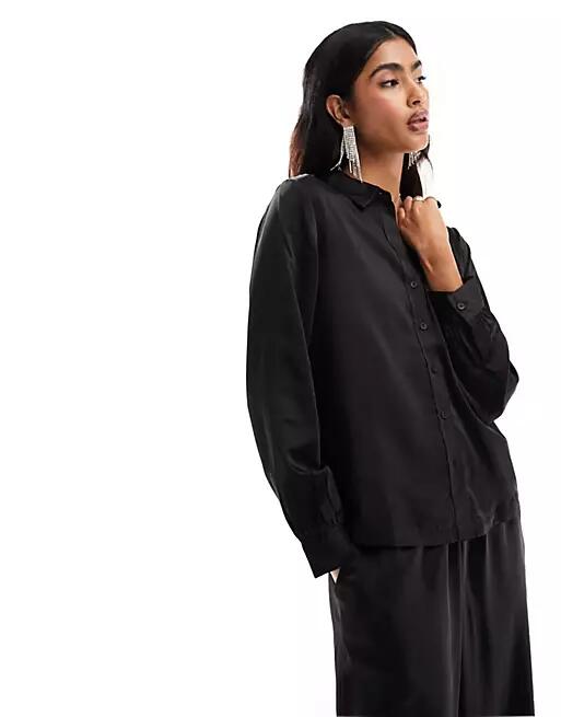 Only satin shirt in black - part of a set Cover