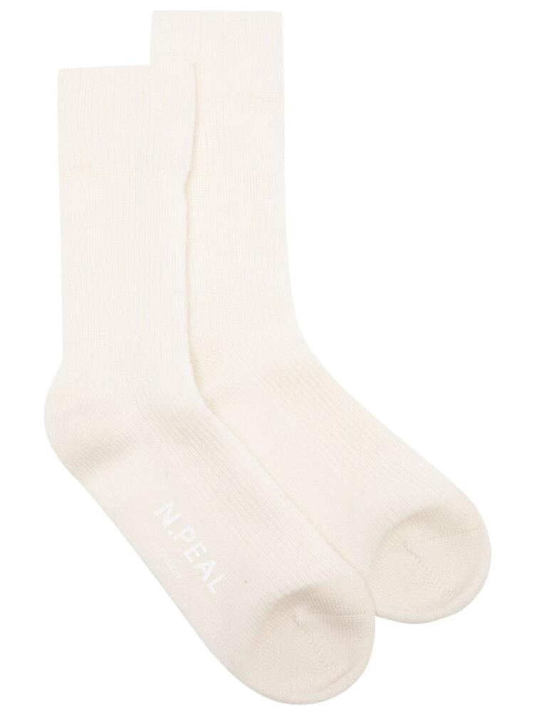 N.Peal rib-knit cashmere socks - White Cover