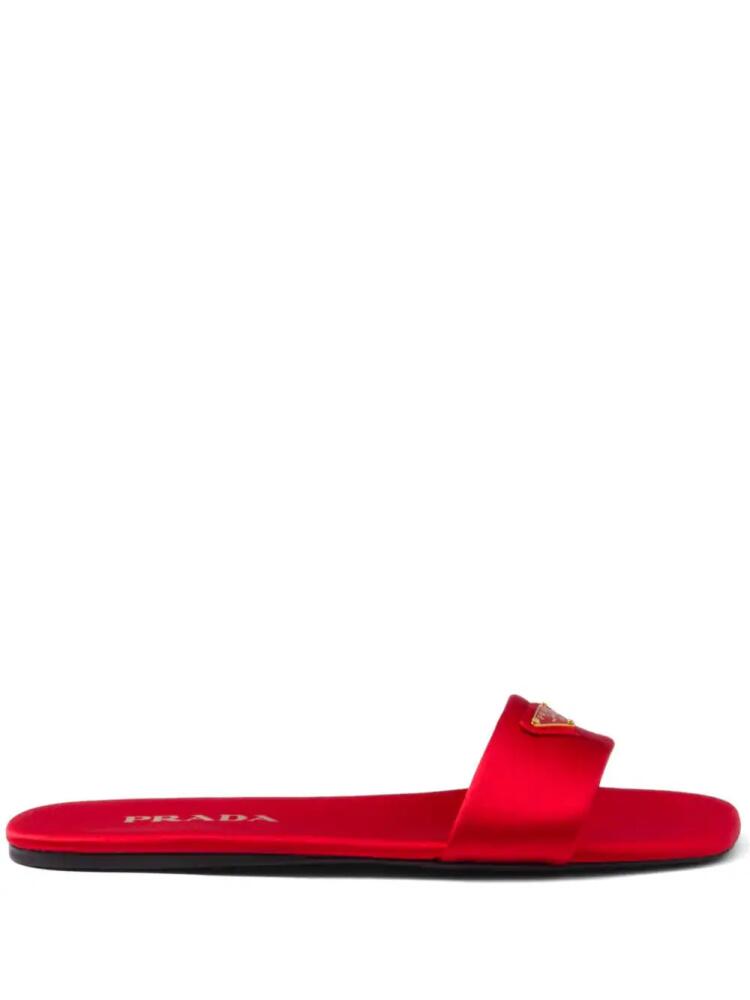 Prada triangle-logo satin slides - Red Cover