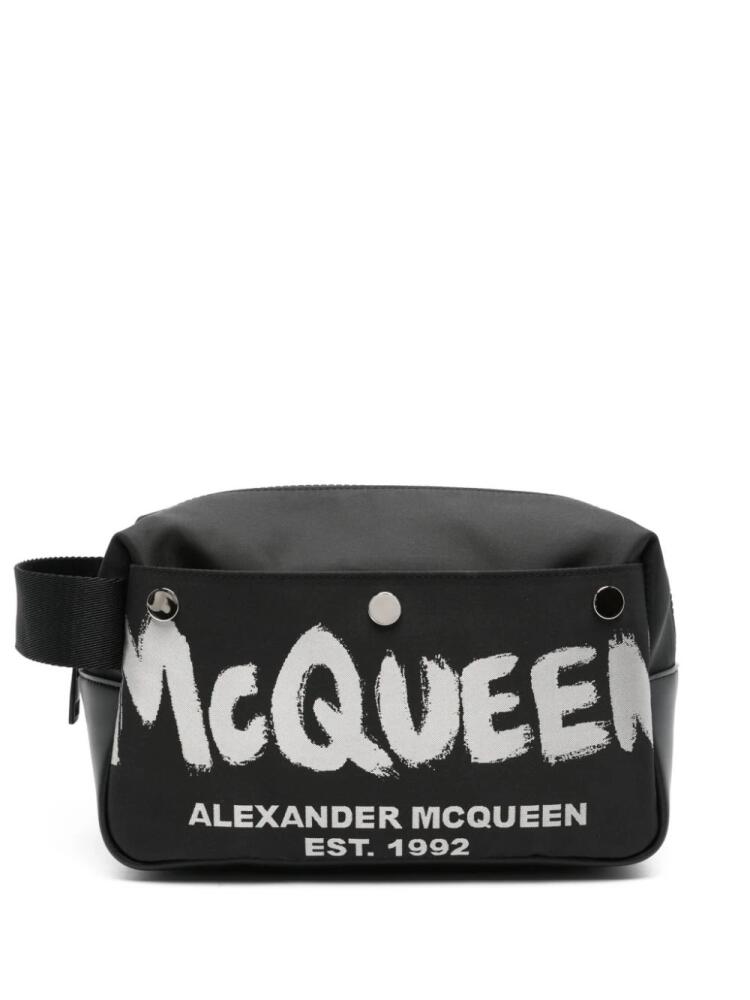 Alexander McQueen logo-print wash bag - Black Cover