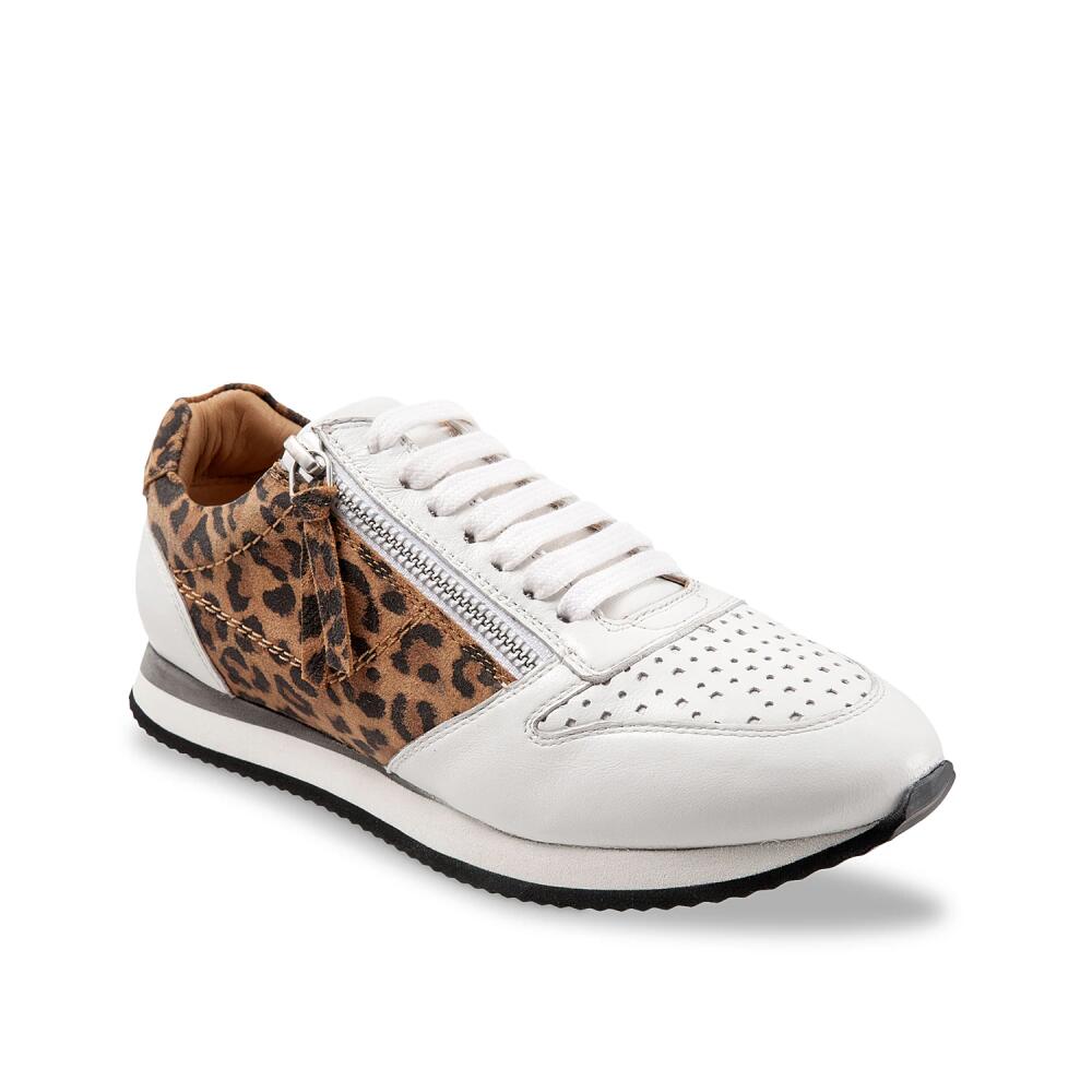 Trotters Infinity Sneaker | Women's | White/Brown Leopard Print Cover