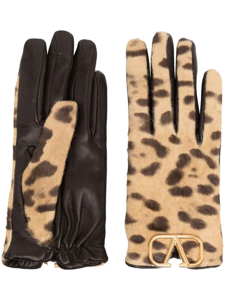 Valentino Garavani VLogo leopard-print cashmere gloves - Neutrals Cover