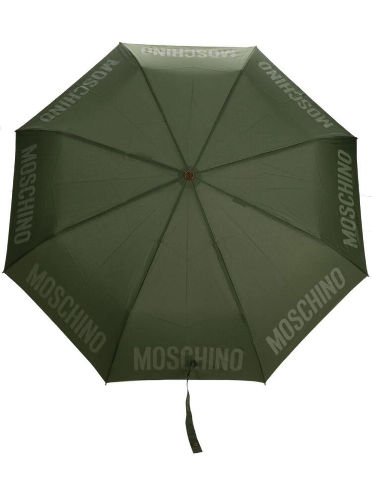 Moschino logo-print compact umbrella - Green Cover