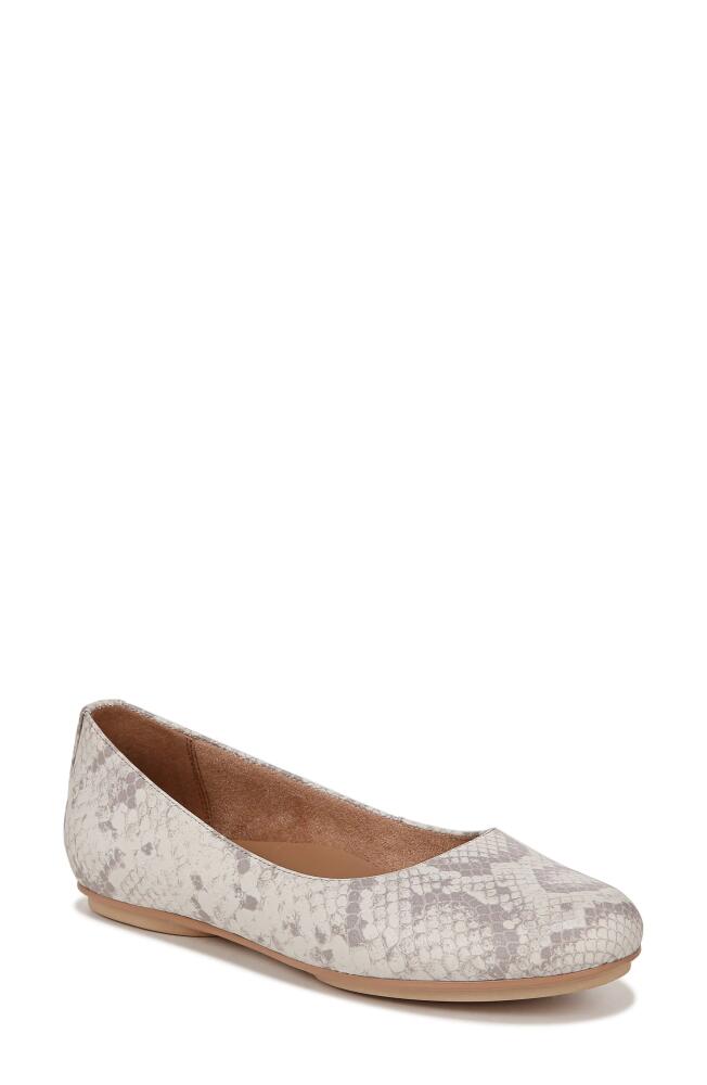 Naturalizer Maxwell Skimmer Flat in White Multi Snake Pattern Cover