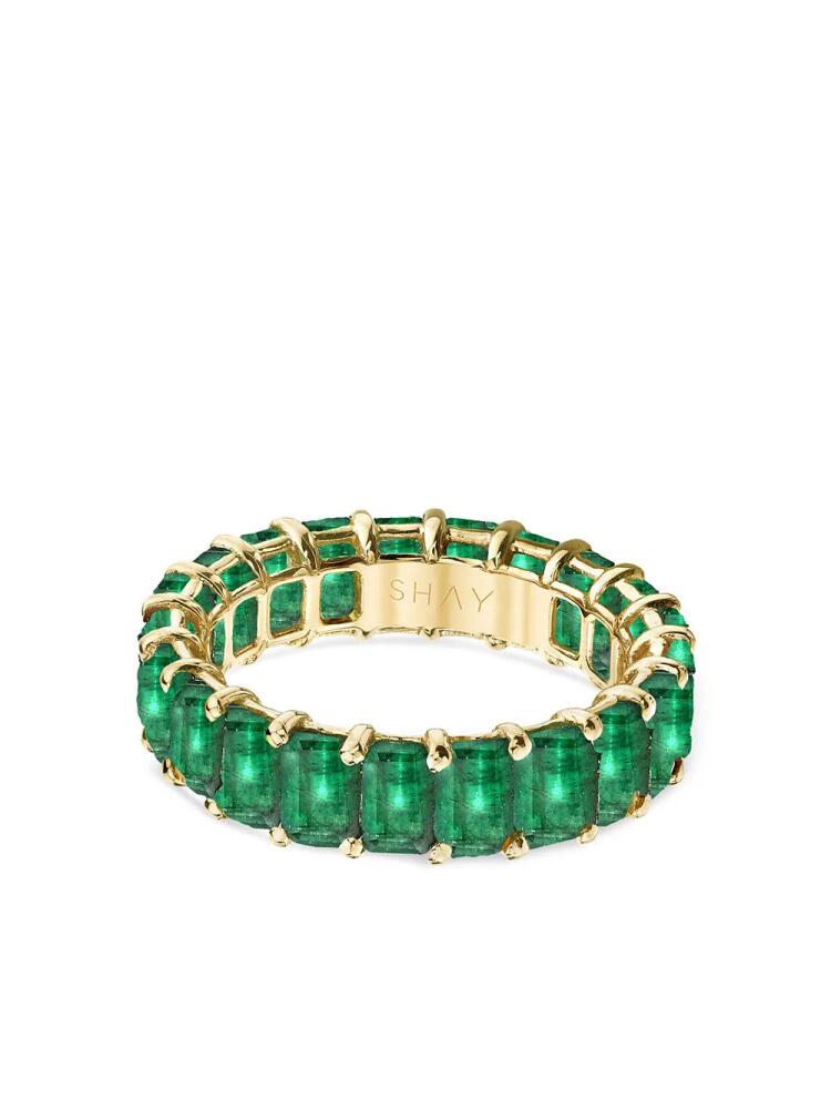 SHAY 18kt yellow gold emerald eternity band Cover