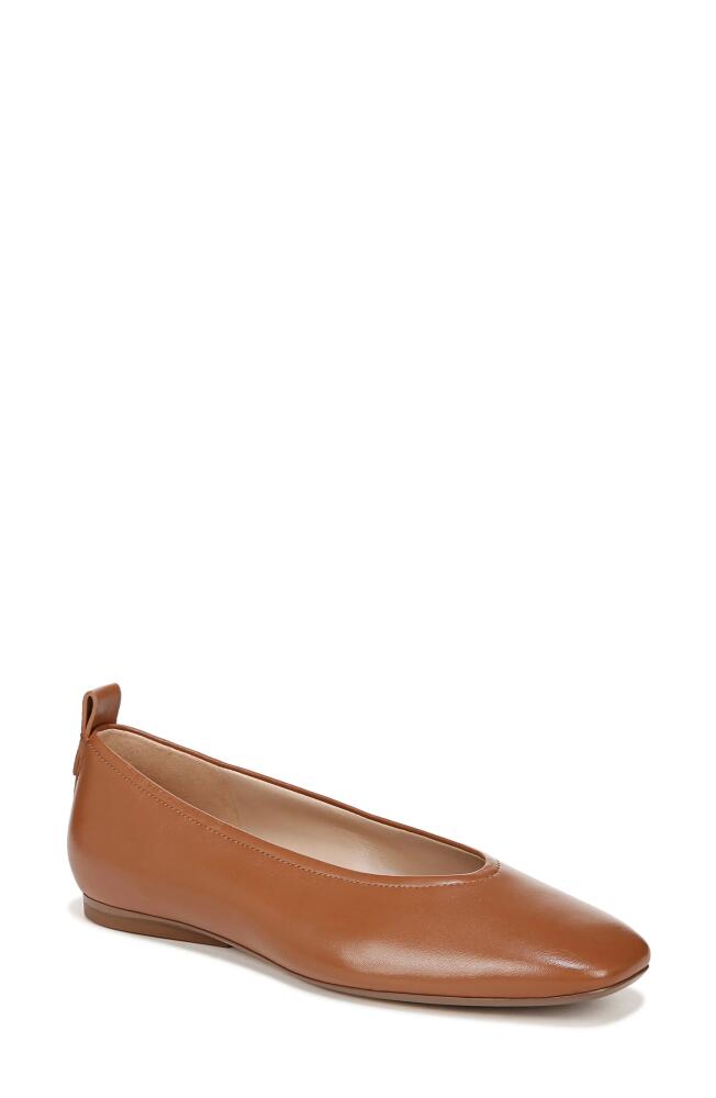 27 EDIT Naturalizer Carla Skimmer Flat in English Tea Leather Cover