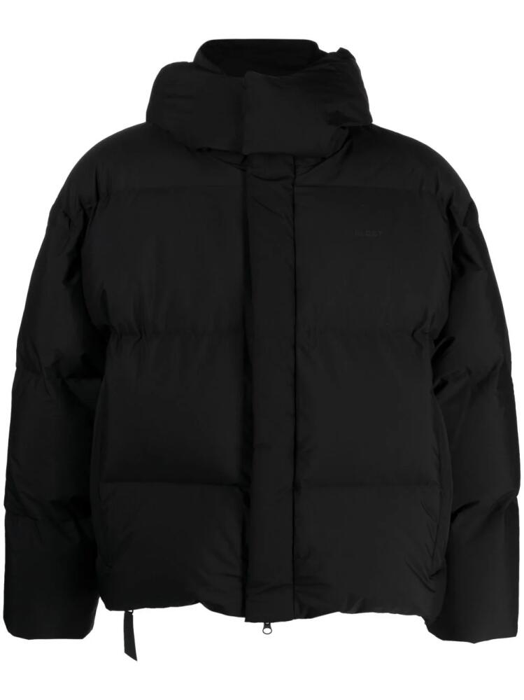 BLAEST Isane logo-print padded jacket - Black Cover