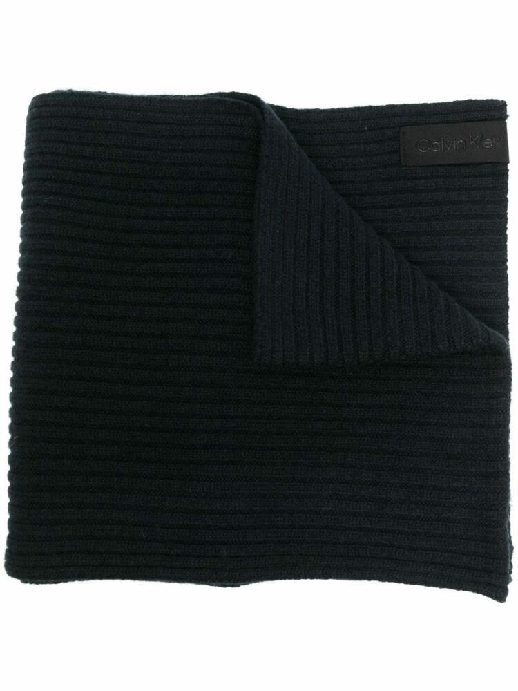 Calvin Klein ribbed-knit cashmere-wool scarf - Black Cover