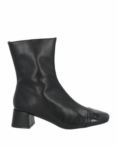 Francesco Milano Woman Ankle boots Black Leather Cover