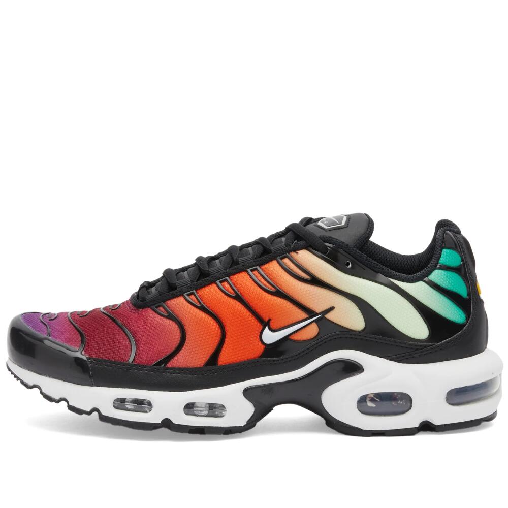 Nike Women's W Air Max Plus Sneakers in Black/White Viotech Cover