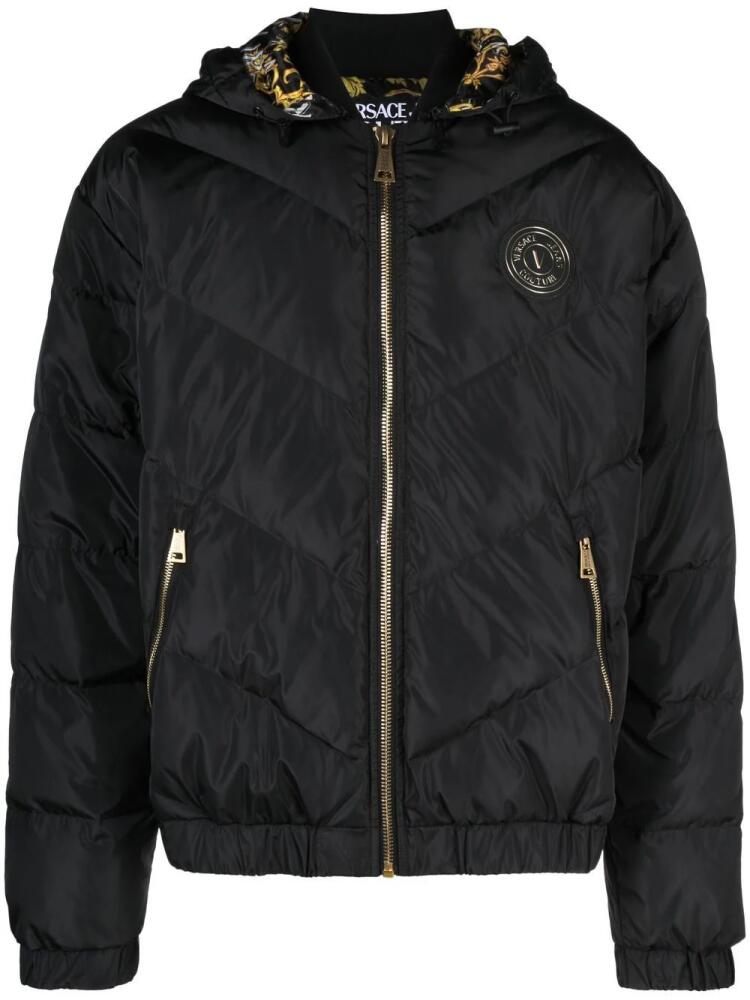 Versace Jeans Couture logo-patch down puffer jacket - Black Cover