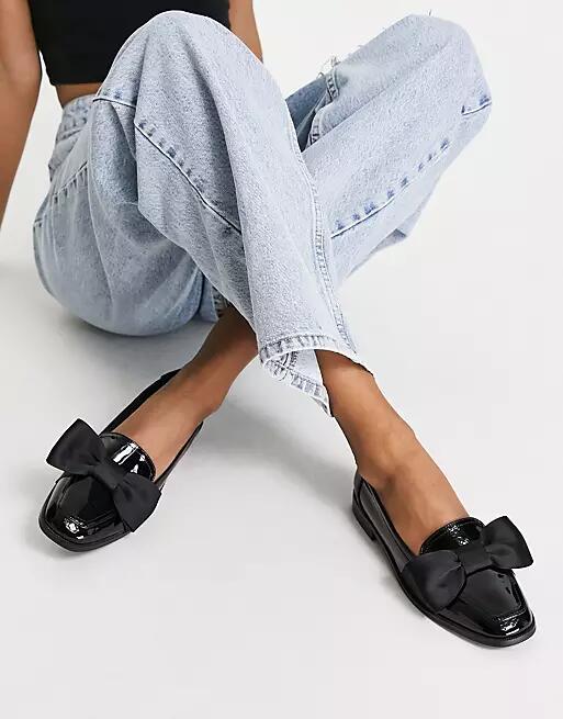 ASOS DESIGN Mentor bow loafer flat shoes in black patent Cover