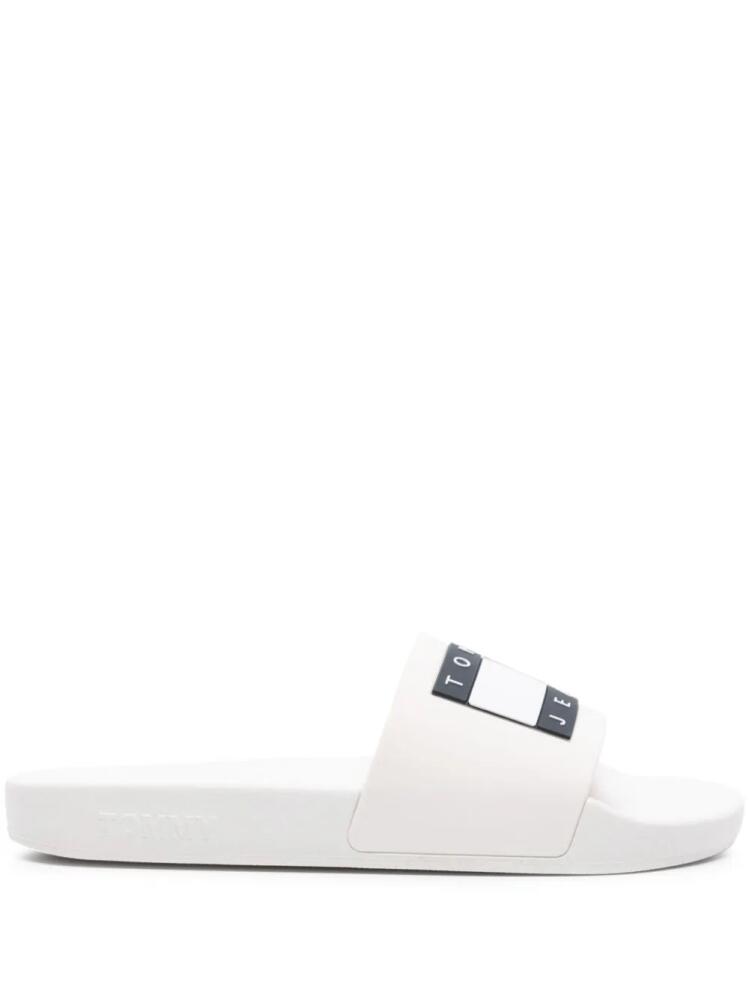 Tommy Jeans Flag-logo pool slides - Neutrals Cover