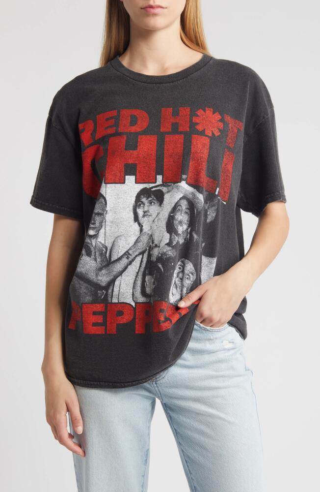 Merch Traffic Red Hot Chili Peppers Oversize Graphic T-Shirt in Black Cover