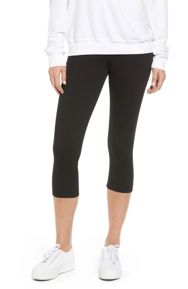 Lyssé Denim Capri Leggings in Black Cover