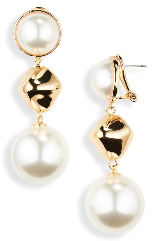 Carolina Herrera Imitation Pearl Drop Earrings in Pearl Multi Cover