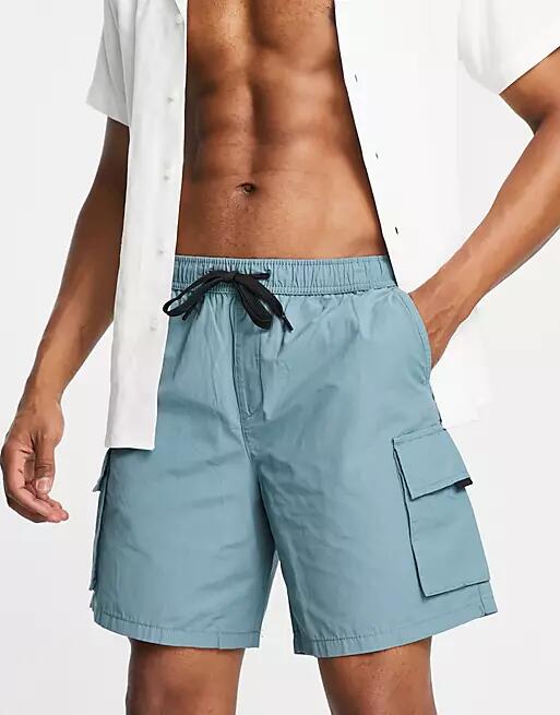 New Look relaxed fit shorts with pockets in teal-Green Cover