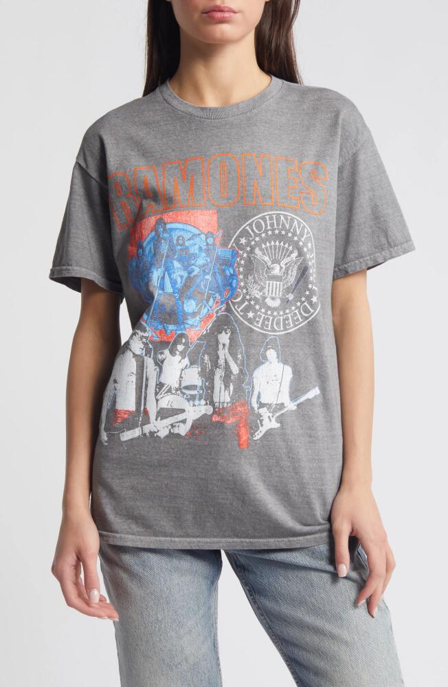 Merch Traffic Ramones Cotton Graphic T-Shirt in Charcoal Gray Cover