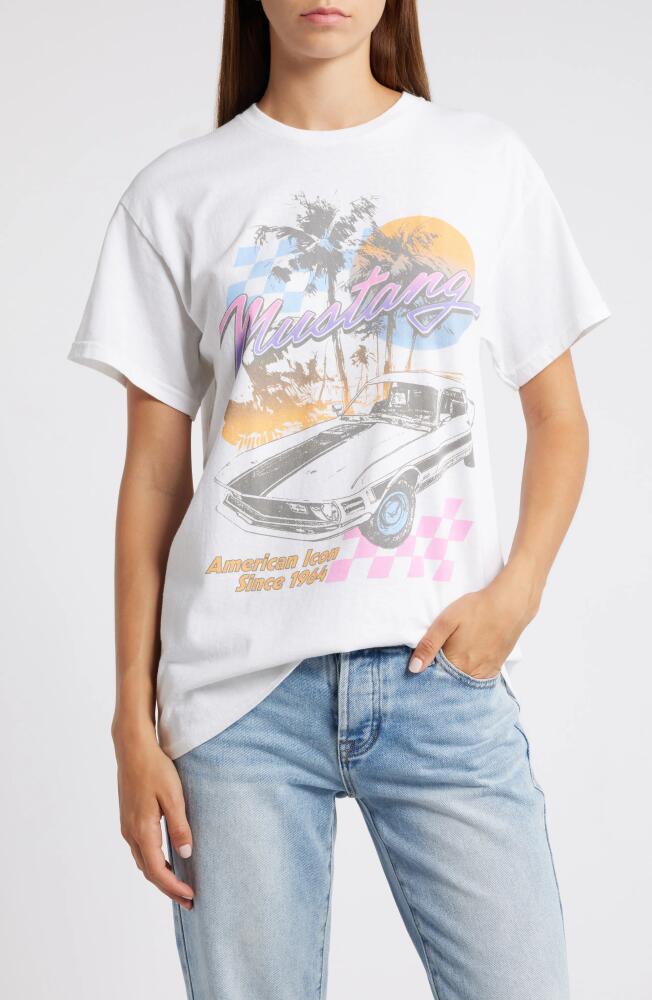 Merch Traffic Mustang Car Oversize Cotton Graphic T-Shirt in White Cover