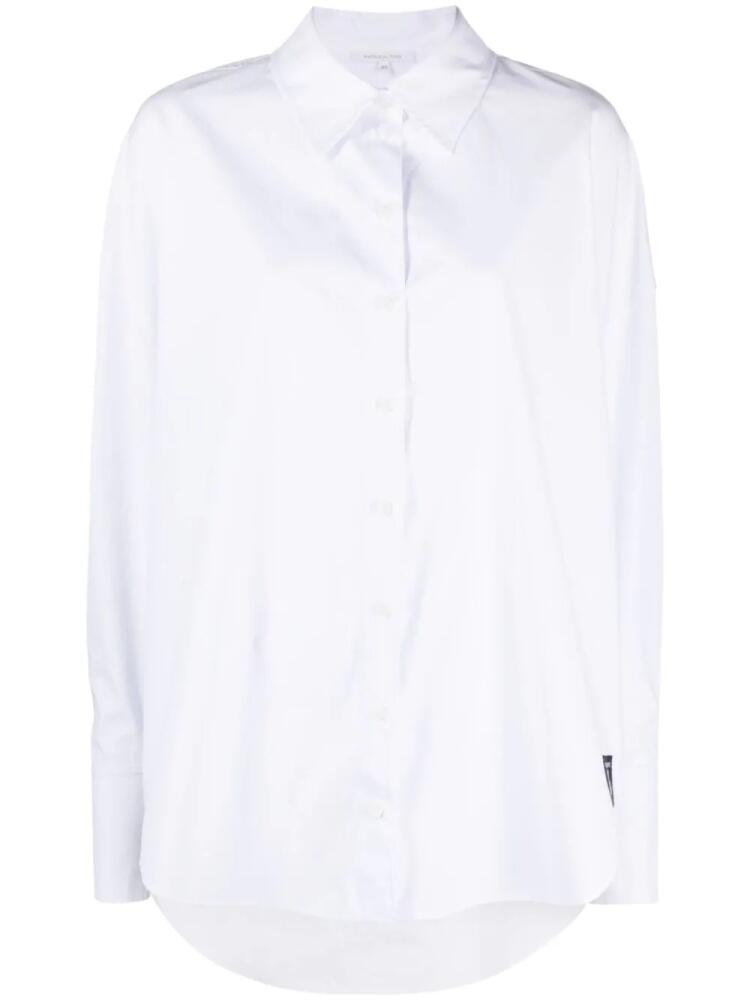 Patrizia Pepe logo-patch pointed-collar cotton shirt - White Cover