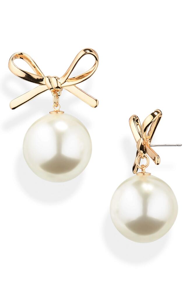 Carolina Herrera Imitation Pearl Drop Earrings in Pearl/Gold 917 Cover