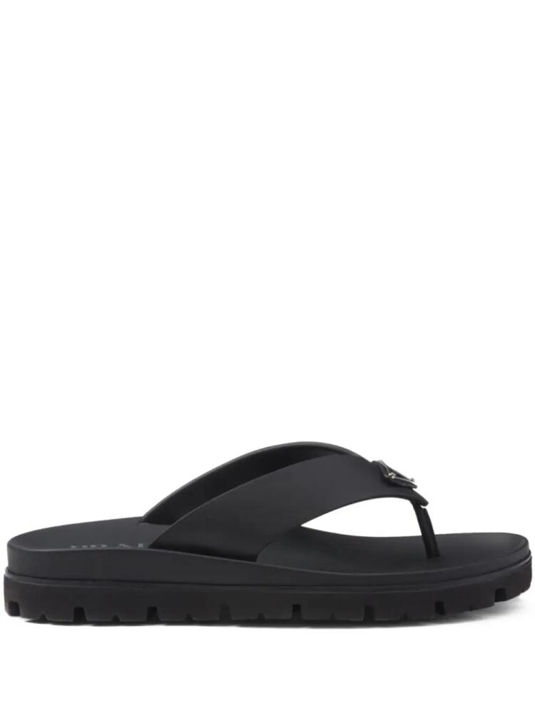 Prada triangle-logo flip flops - Black Cover