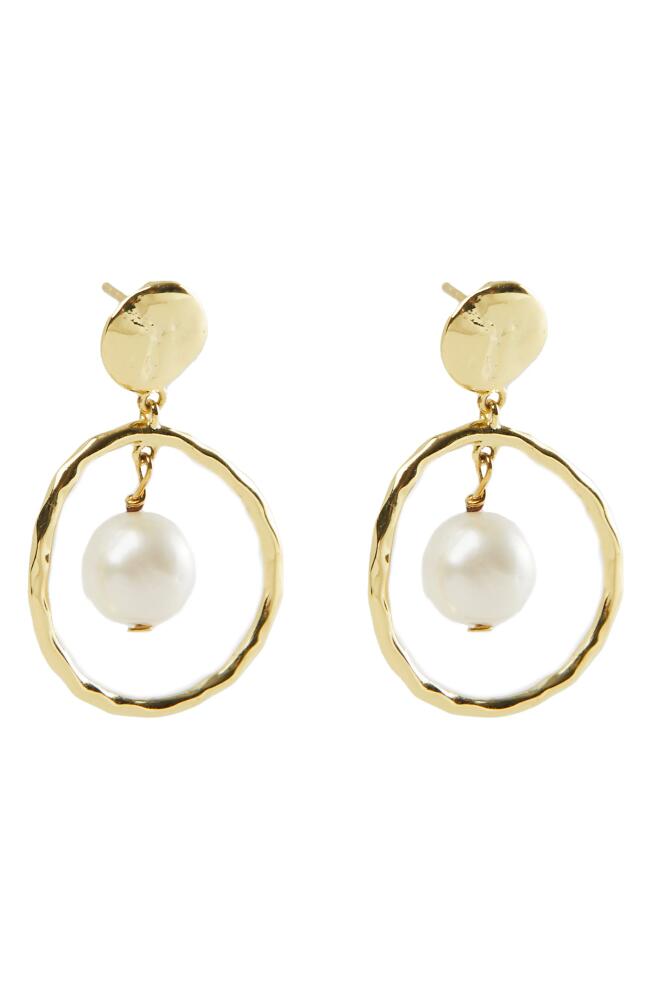 Argento Vivo Sterling Silver Freshwater Pearl Hammered Hoop Earrings in Gold Cover