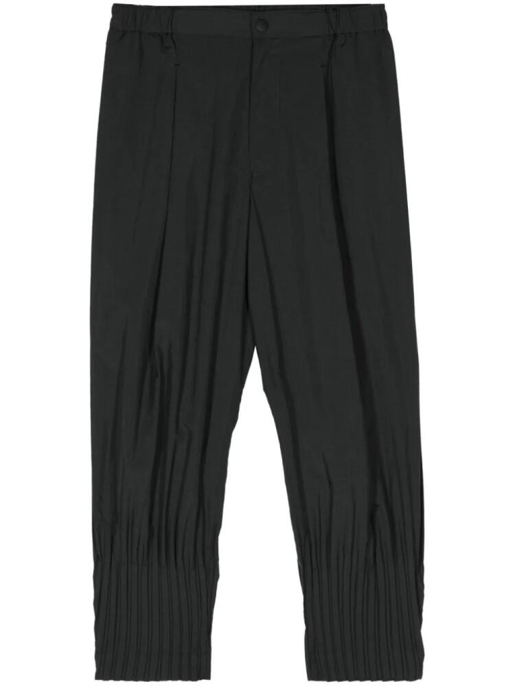 Homme Plissé Issey Miyake Cascade mid-rise cropped trousers - Black Cover