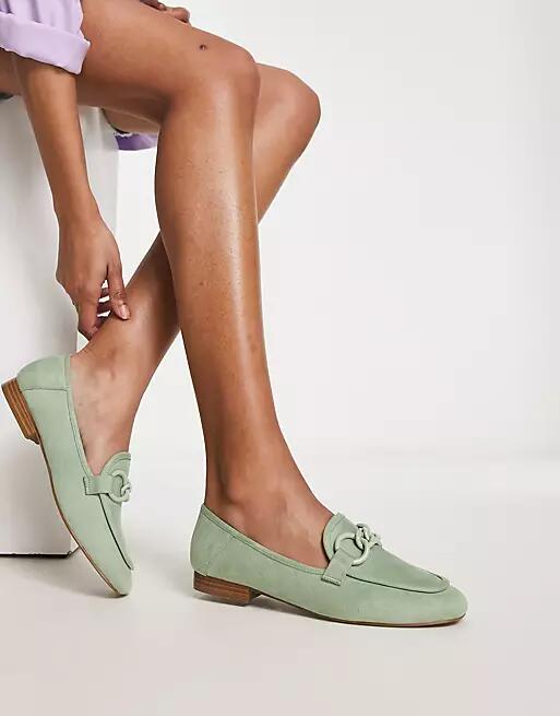 ASOS DESIGN Modern loafer with chain in sage green Cover