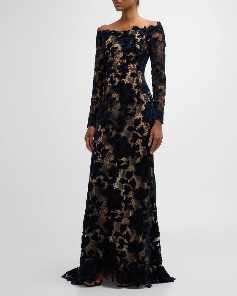 Oscar de la Renta Off-Shoulder Peony Velvet Guipure Lace Gown Cover