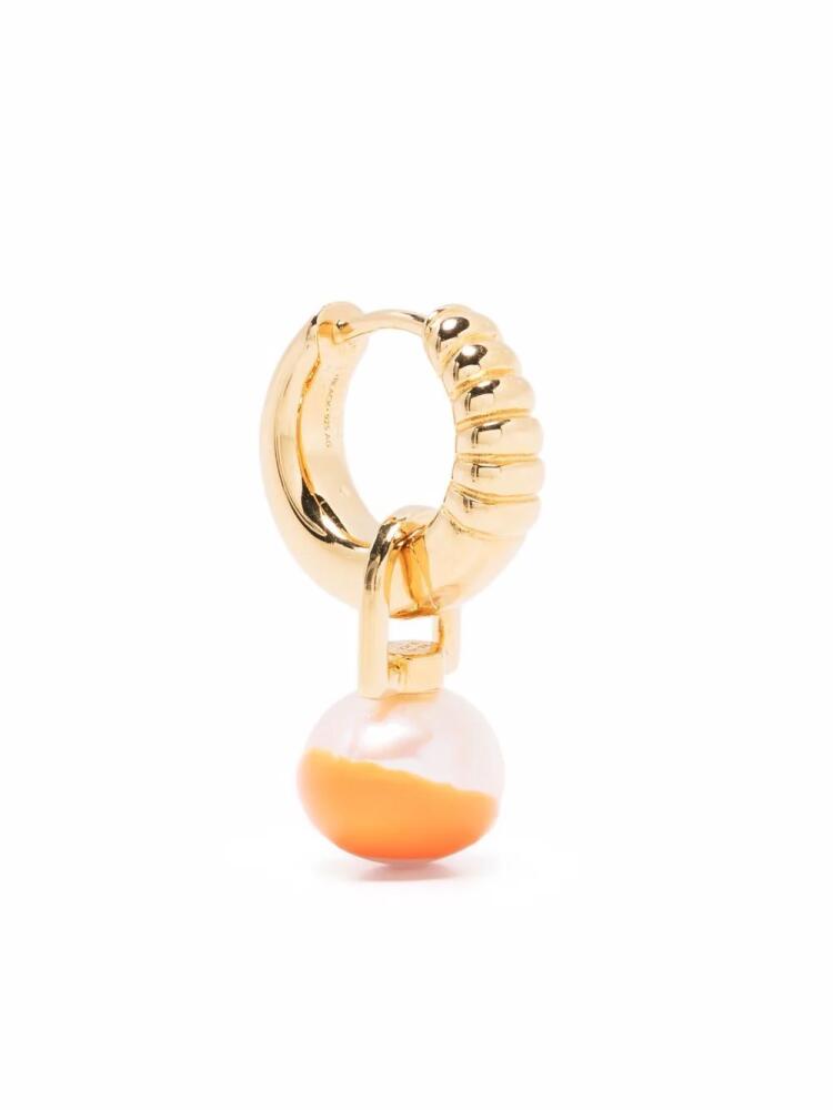 Maria Black Samba Huggie pearl single earring - Gold Cover