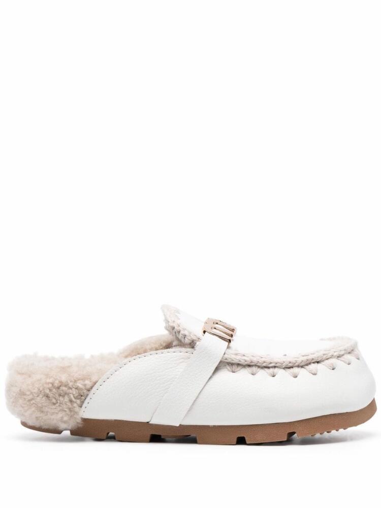 Mou logo-lettering shearling slippers - White Cover