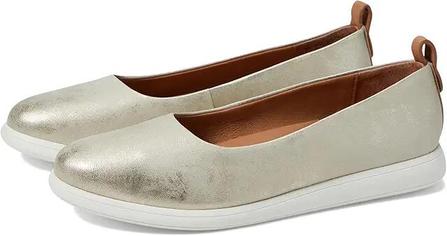 Gentle Souls by Kenneth Cole Bella (Ice Metallic Leather) Women's Flat Shoes Cover