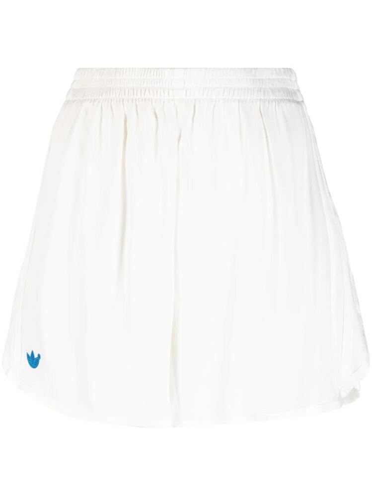 adidas embroidered-logo relaxed shorts - White Cover