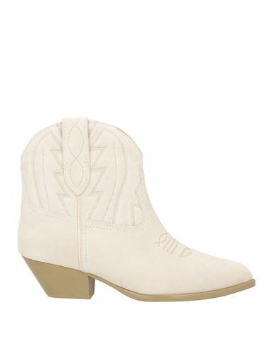 Lola Cruz Woman Ankle boots Off white Leather Cover