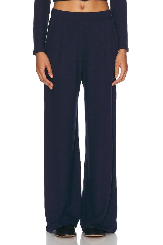 LESET Lauren Pleated Pocket Pant in Navy Cover