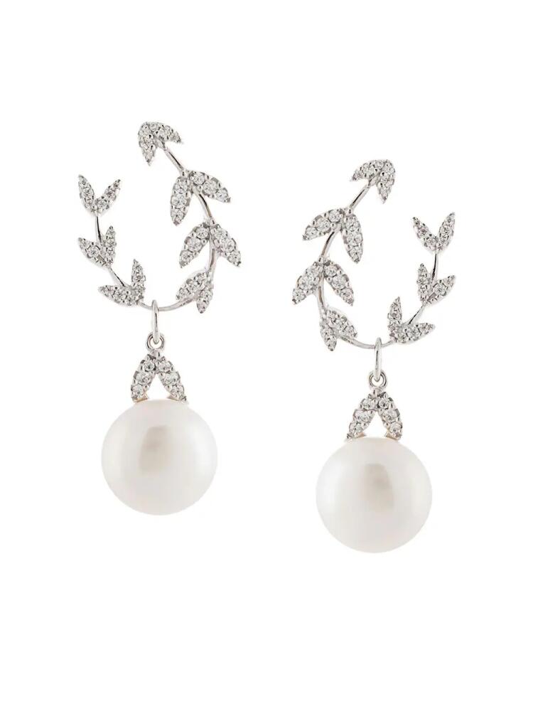 APM Monaco Eternelles pearl-embellished earrings - Silver Cover