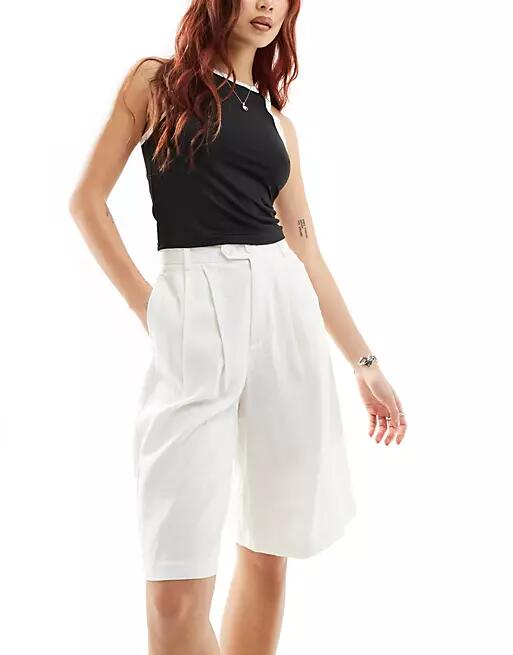 Stradivarius linen look jorts in ecru-White Cover