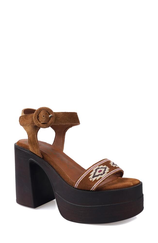 Candie's Torina Platform Sandal in Tan Cover