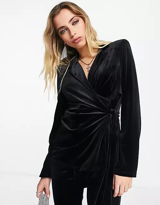 ASOS DESIGN velvet suit blazer with side wrap belt in black Cover