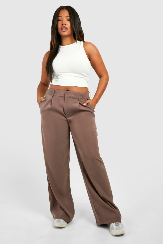 boohoo Womens Plus Pleat Front Wide Leg Dress Pants - Brown Cover