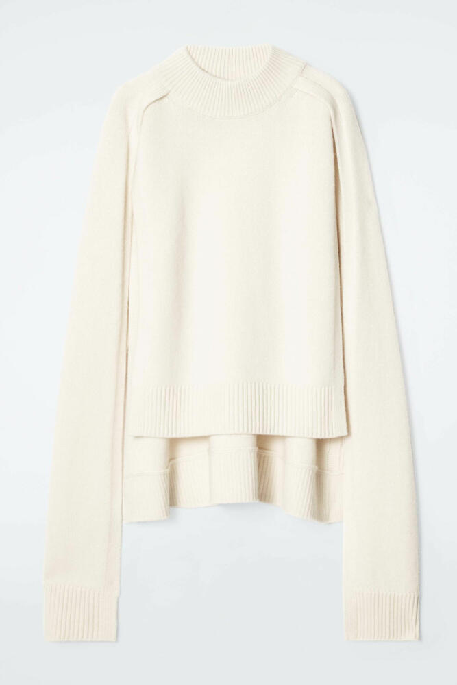 COS HYBRID WOOL CAPE SWEATER Cover