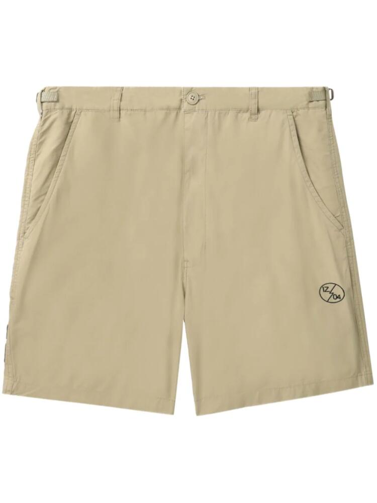 izzue logo-embroidered Bermuda shorts - Neutrals Cover