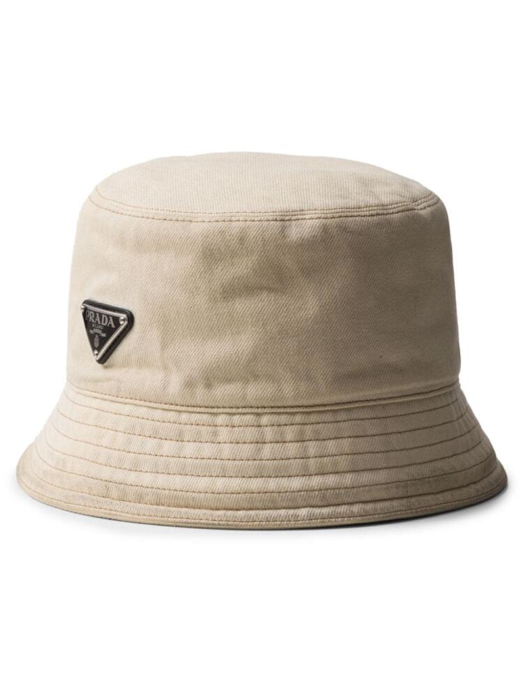 Prada logo-plaque denim bucket hat - Neutrals Cover