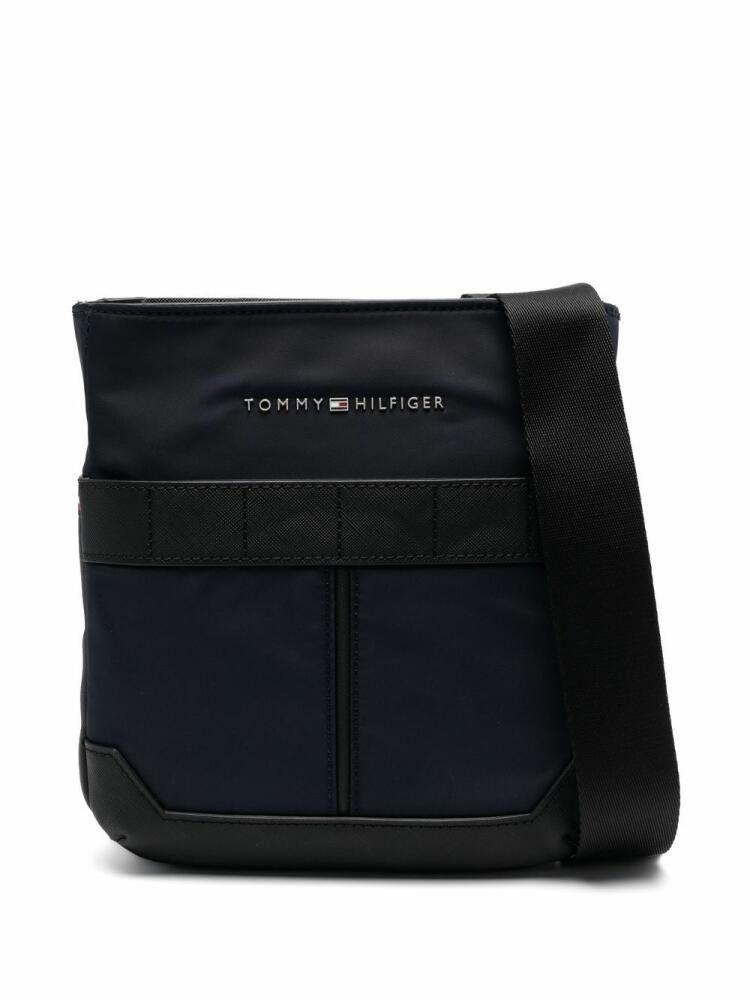 Tommy Hilfiger logo-plaque messenger bag - Blue Cover