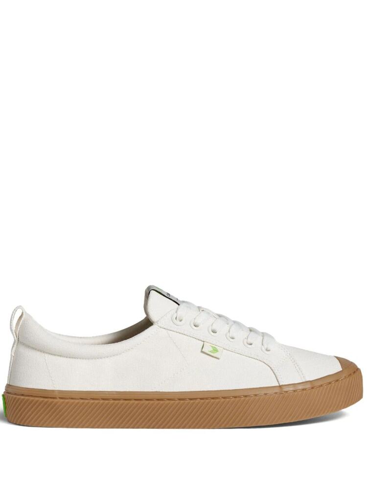 Cariuma OCA Low canvas lace-up sneaker - White Cover