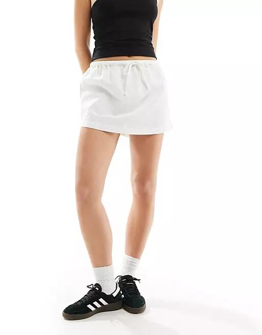 COLLUSION beach low rise linen mini skirt in ecru-White Cover