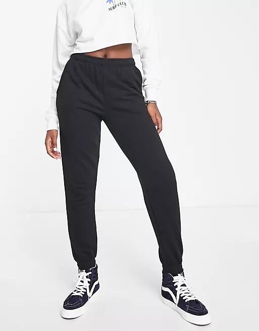 Pull & Bear jogger in black Cover