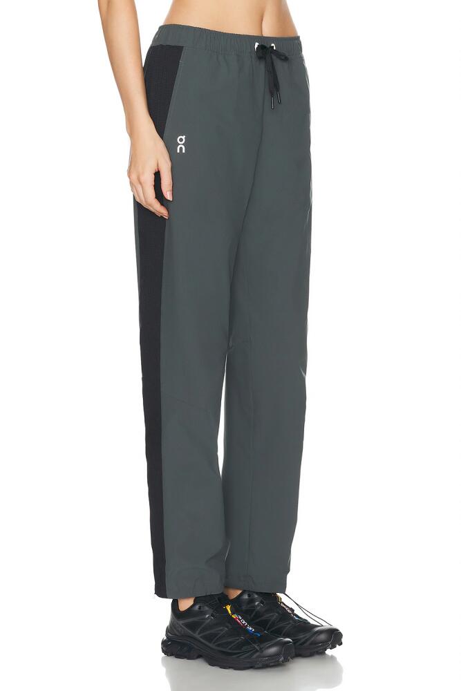 On Track Pant in Charcoal Cover